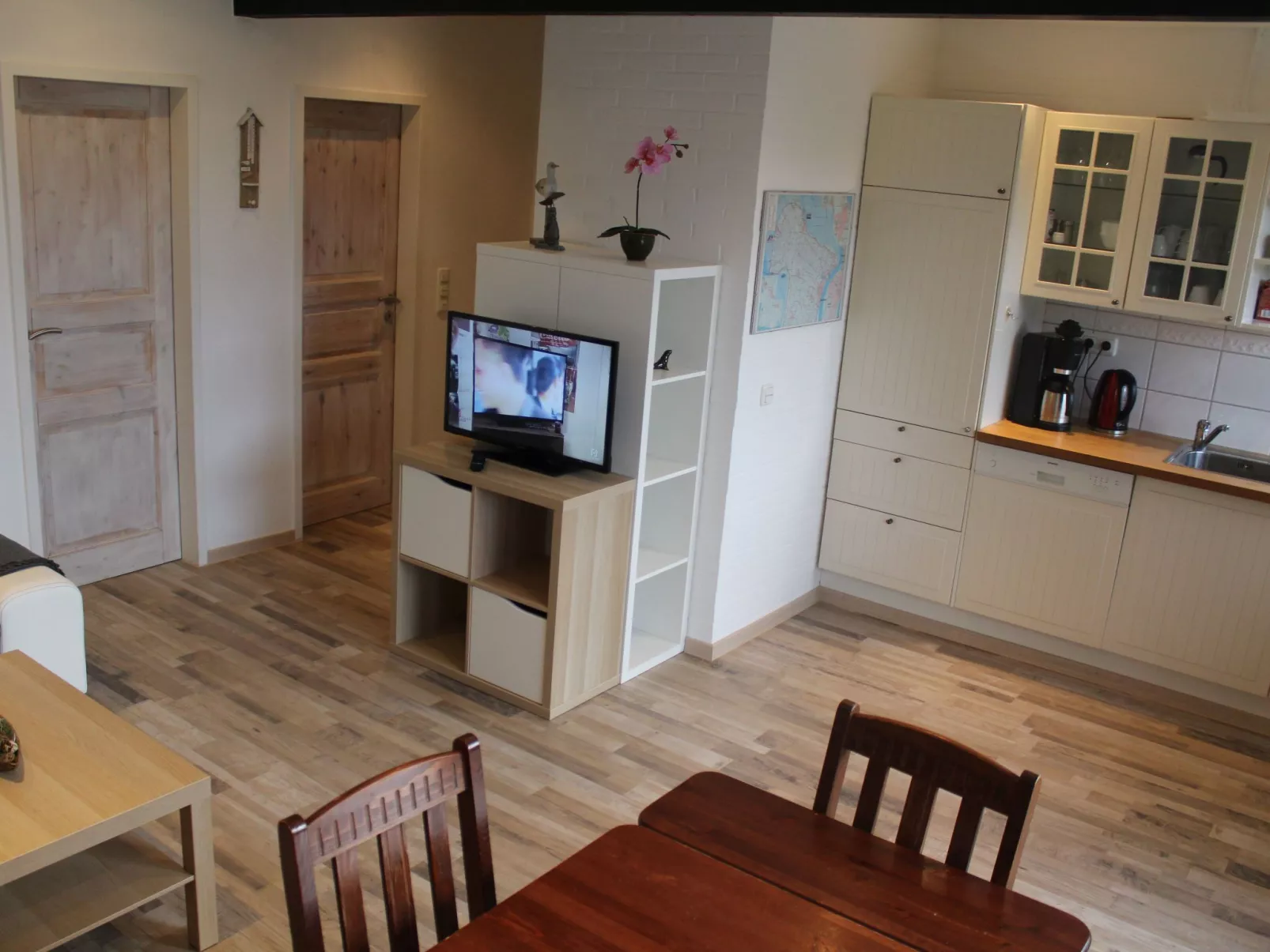 Schönes Ferienhaus in Tossens mit Schönem Garten-Binnen