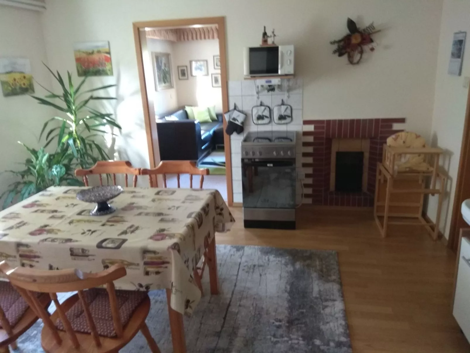 Mit eigenem Parkplatz-Binnen