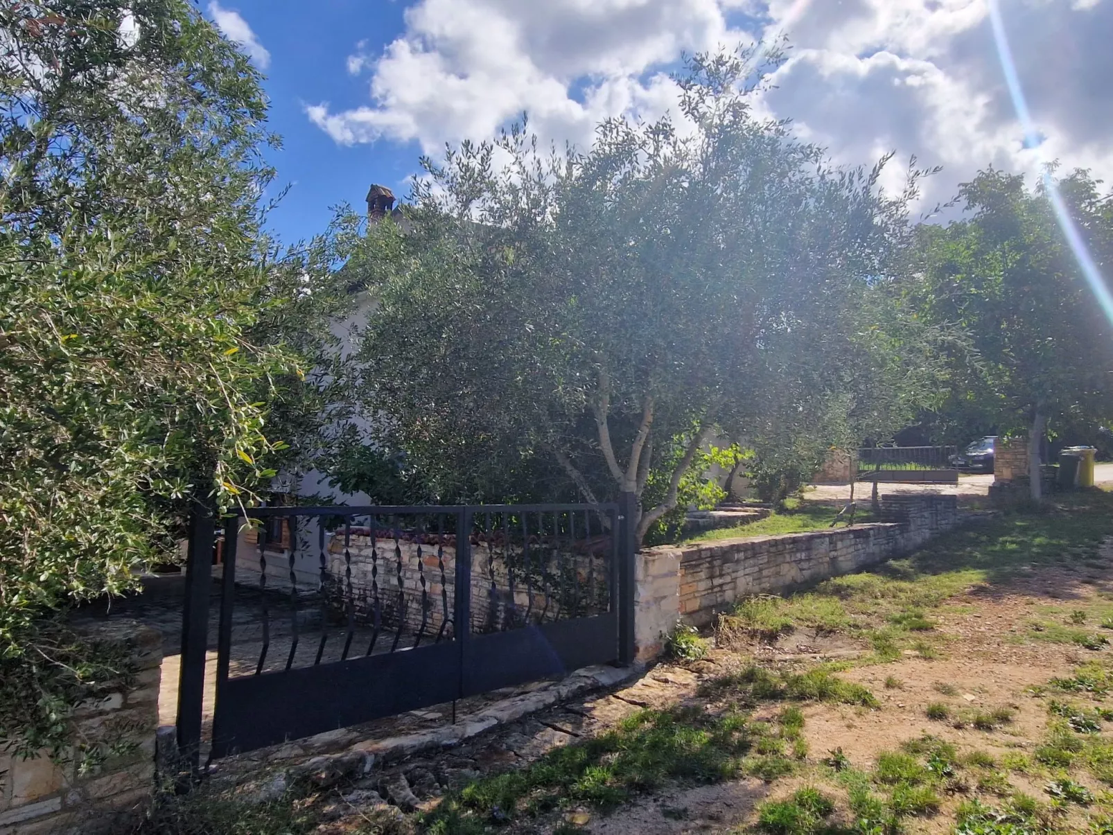 Freistehende Villa mit Garten und privatem Pool-Image-tags.info