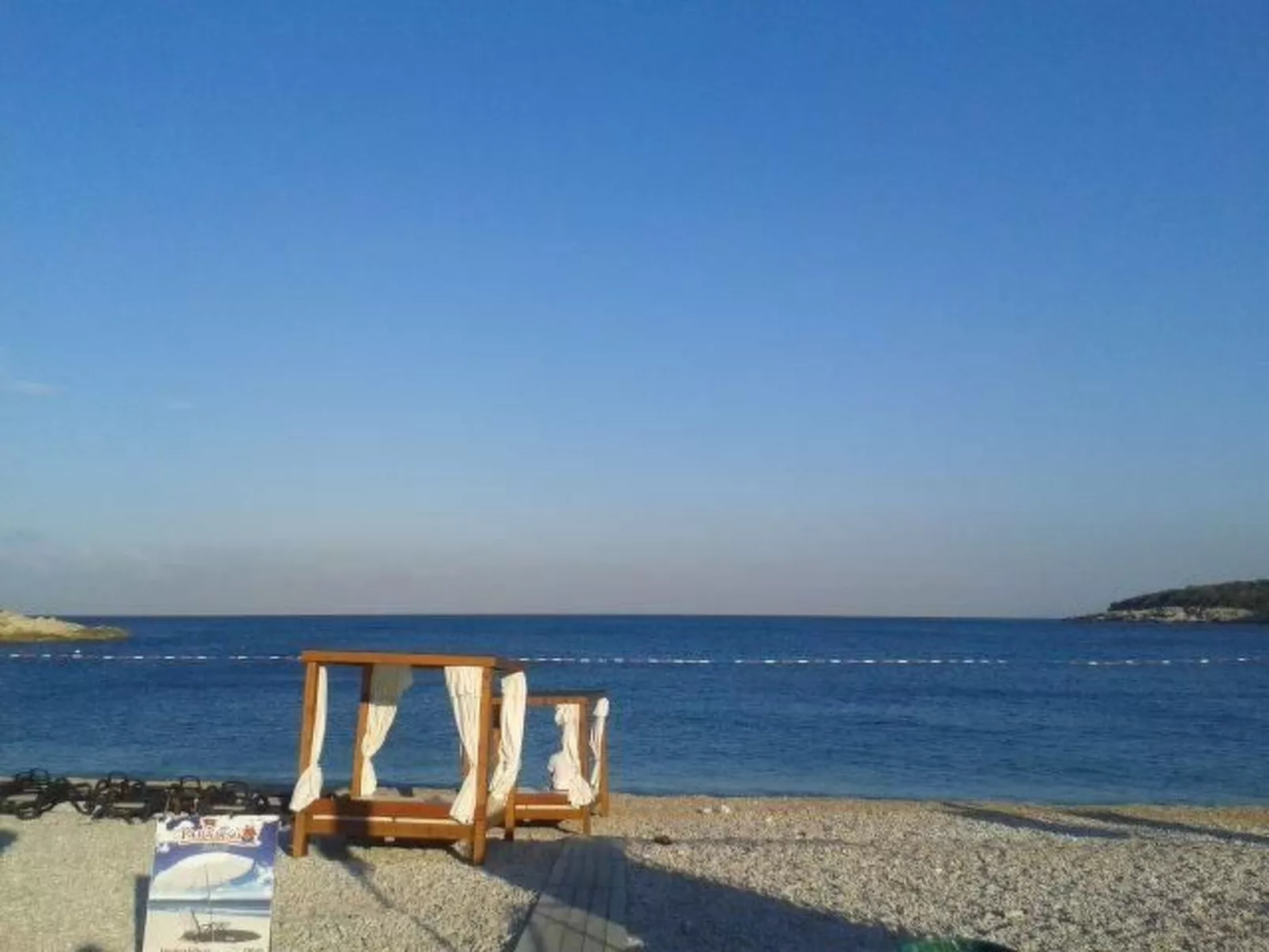 Gemütliche Wohnung mit Meerblick vom Balkon aus-Buiten