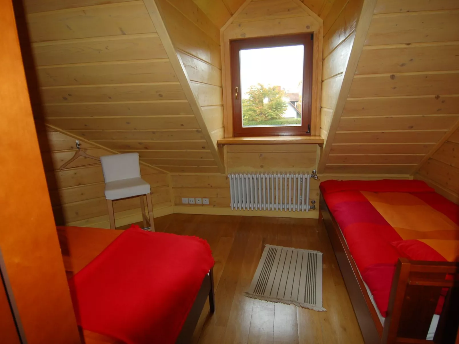 Mit Schwimmbad-Binnen