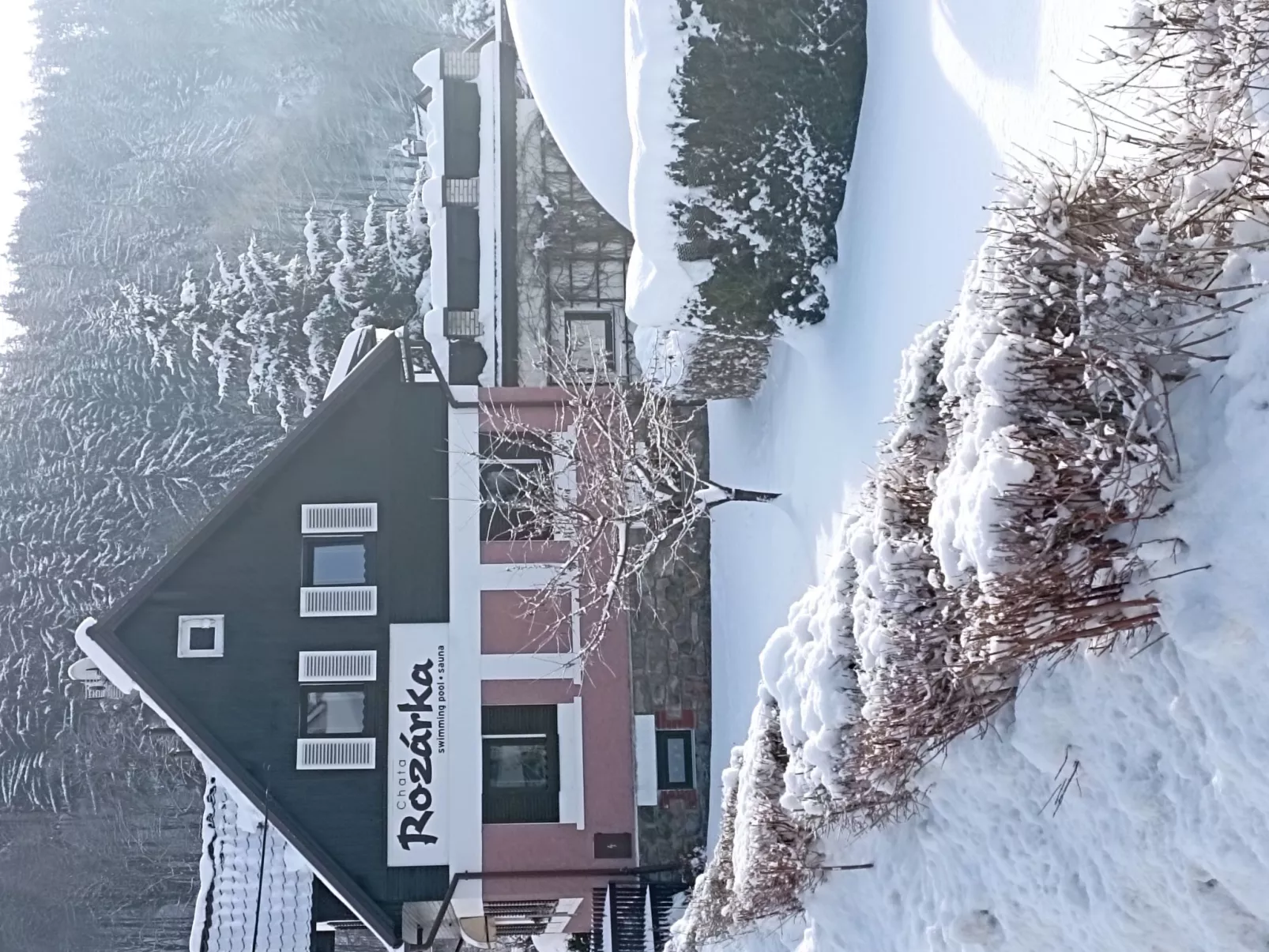 Mit solarbeheiztem Außenpool und Sauna-Buiten