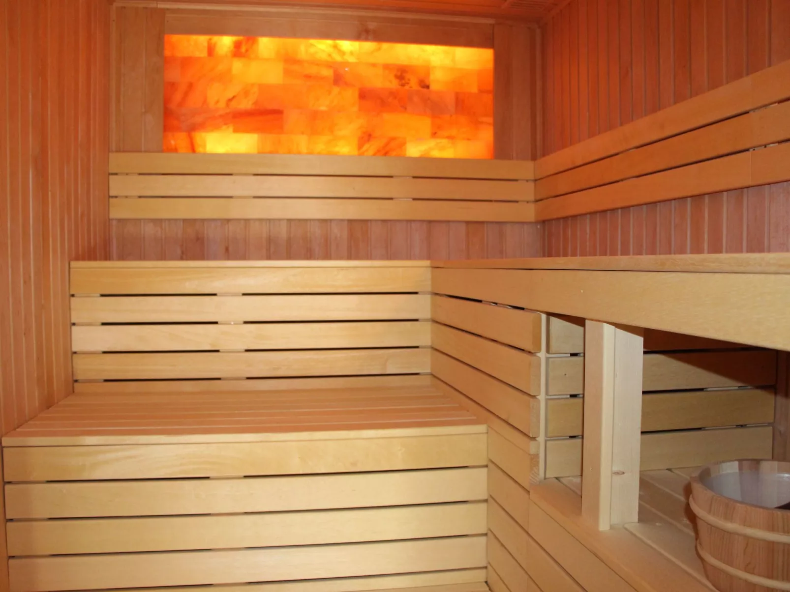 Ferienvilla mit eigener Sauna-Buiten