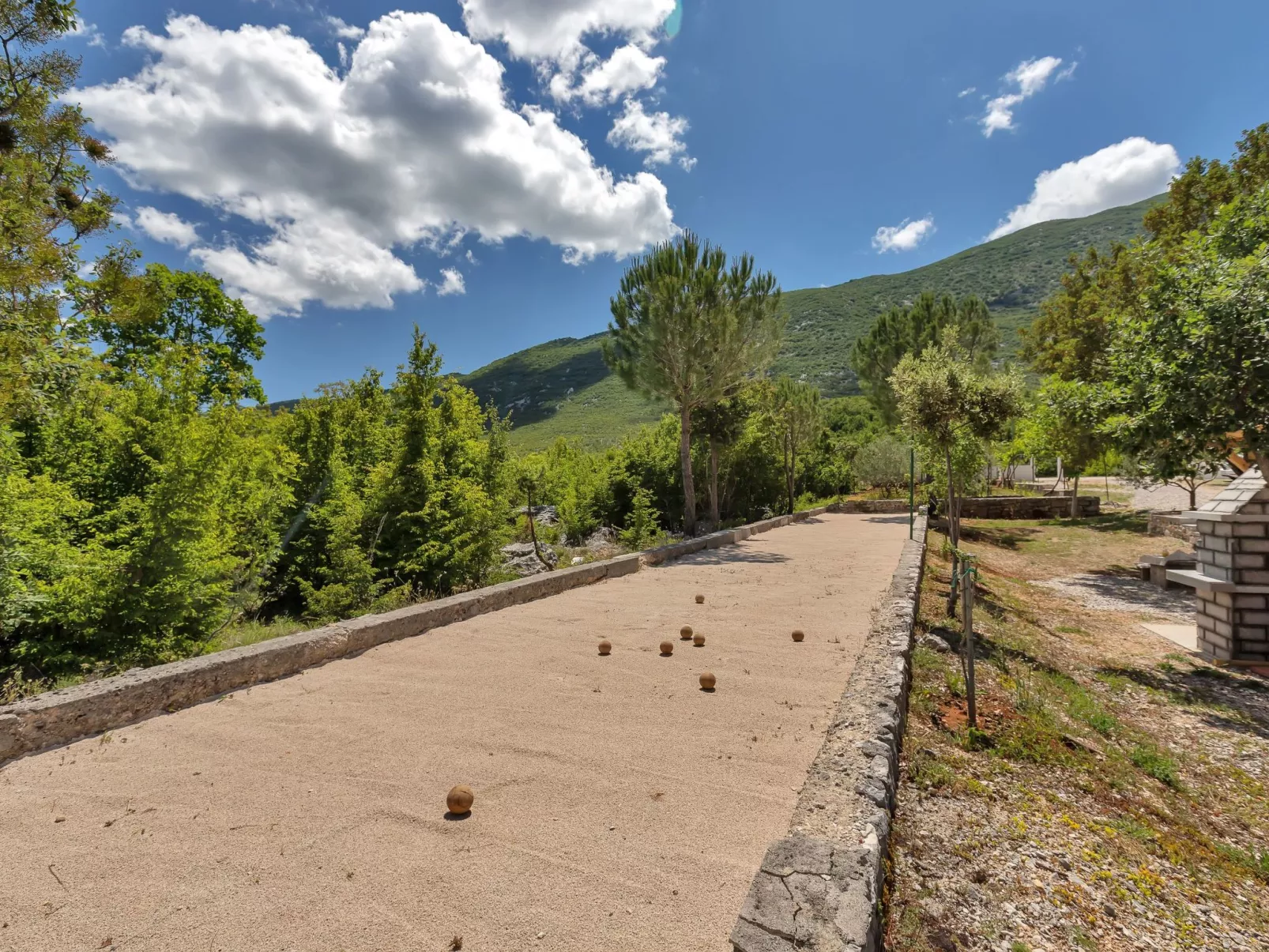 In Rašćane mit Beheiztem Pool-Buiten