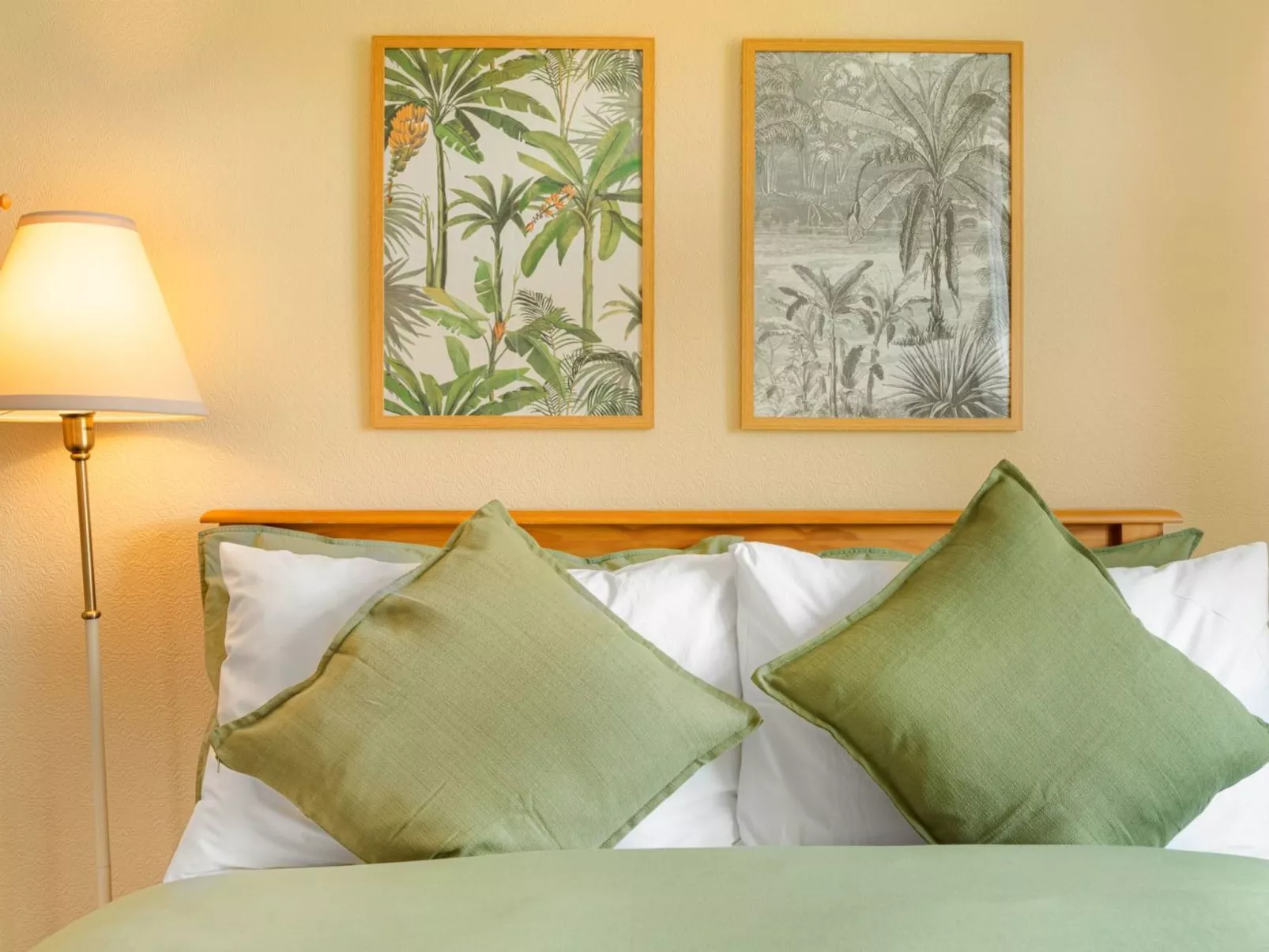 "3-Bett-Haus mit Parkplatz und Büro"-Image-tags.info