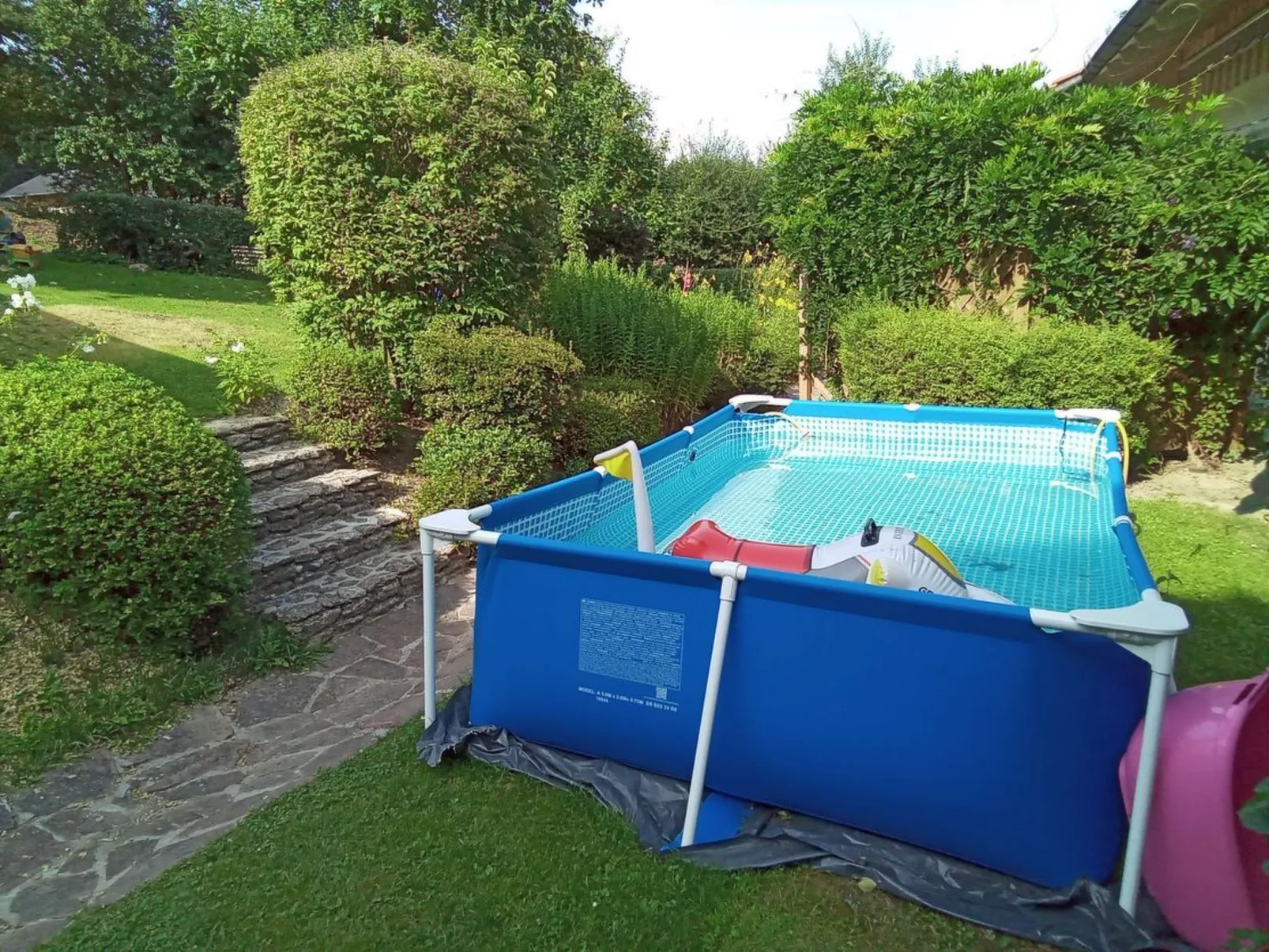 Mit sonniger Terrasse und Ausblick-Buiten
