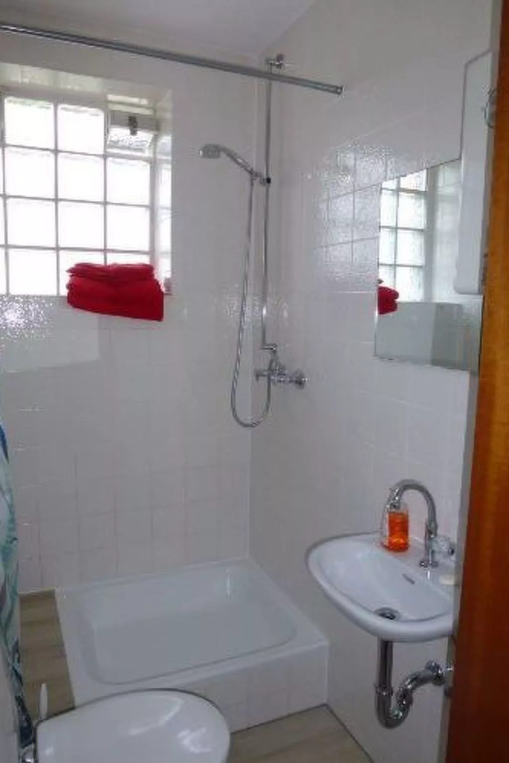 Mit eigenem Garten und Grill-Binnen