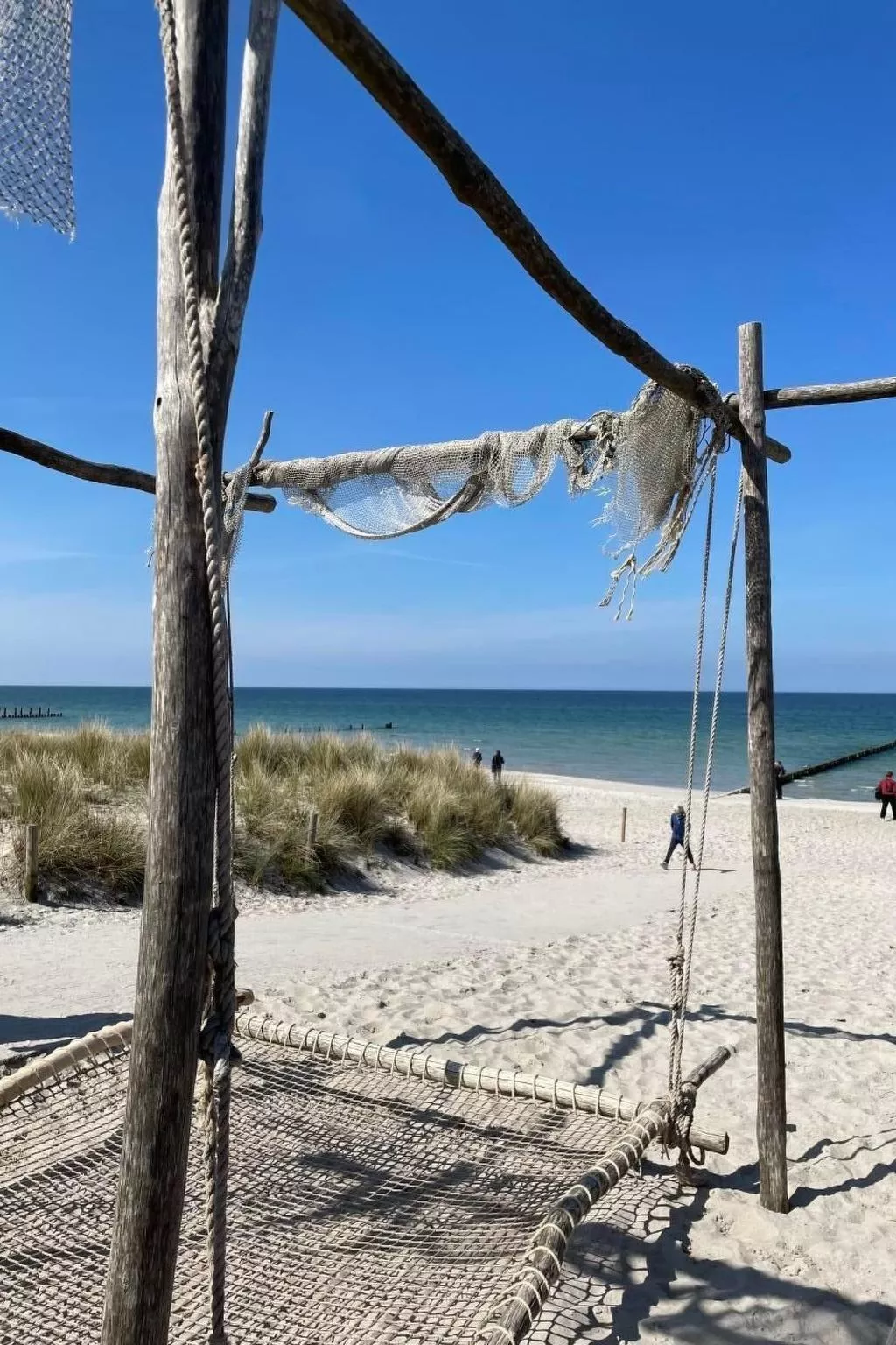 Weisses Traumschloss an der Ostsee-Binnen