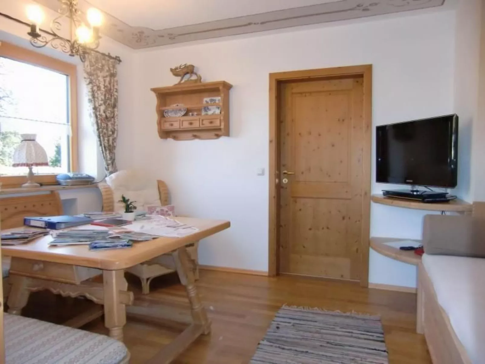 Appartement mit Terrasse-Binnen