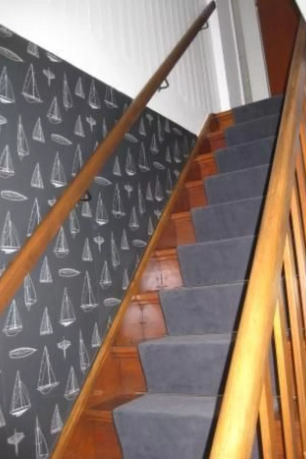 Mit Garten und Parkplatz-Binnen