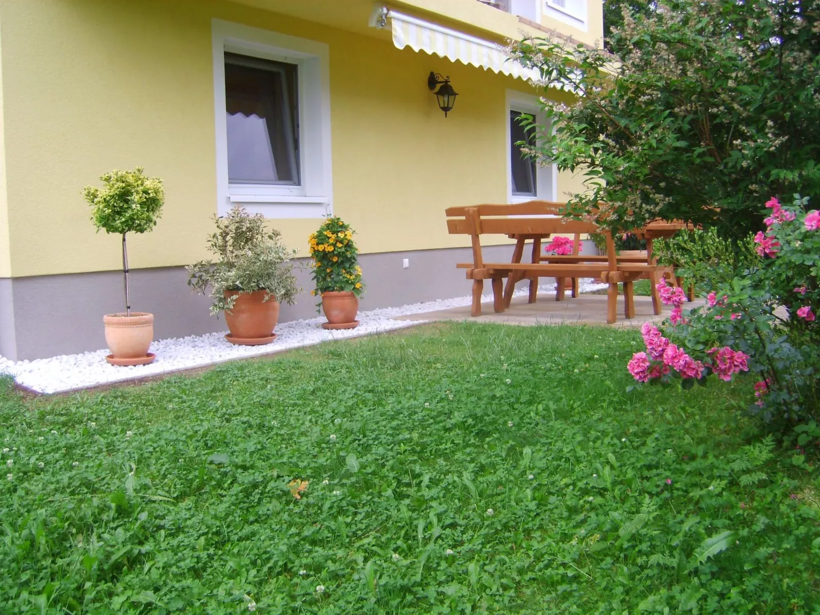 Ruhige Ferienwohnung in Feld am See-Buiten