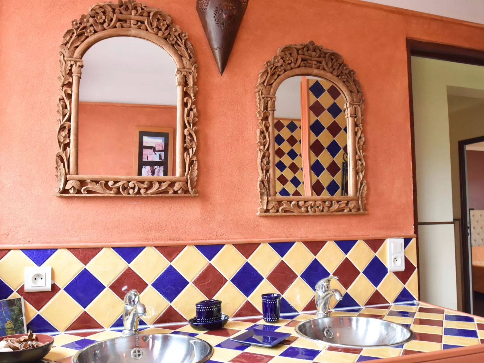 Schönes Ferienhaus mit Pool-Binnen