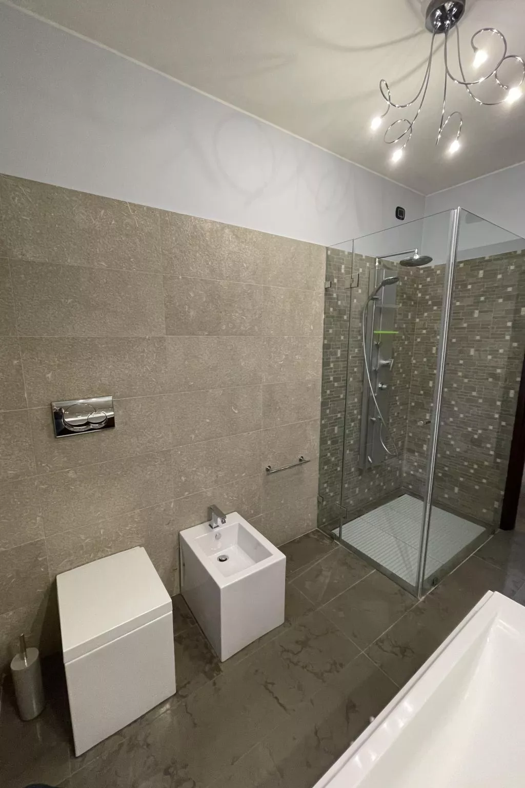 GROSSE LUXUSWOHNUNG-Binnen