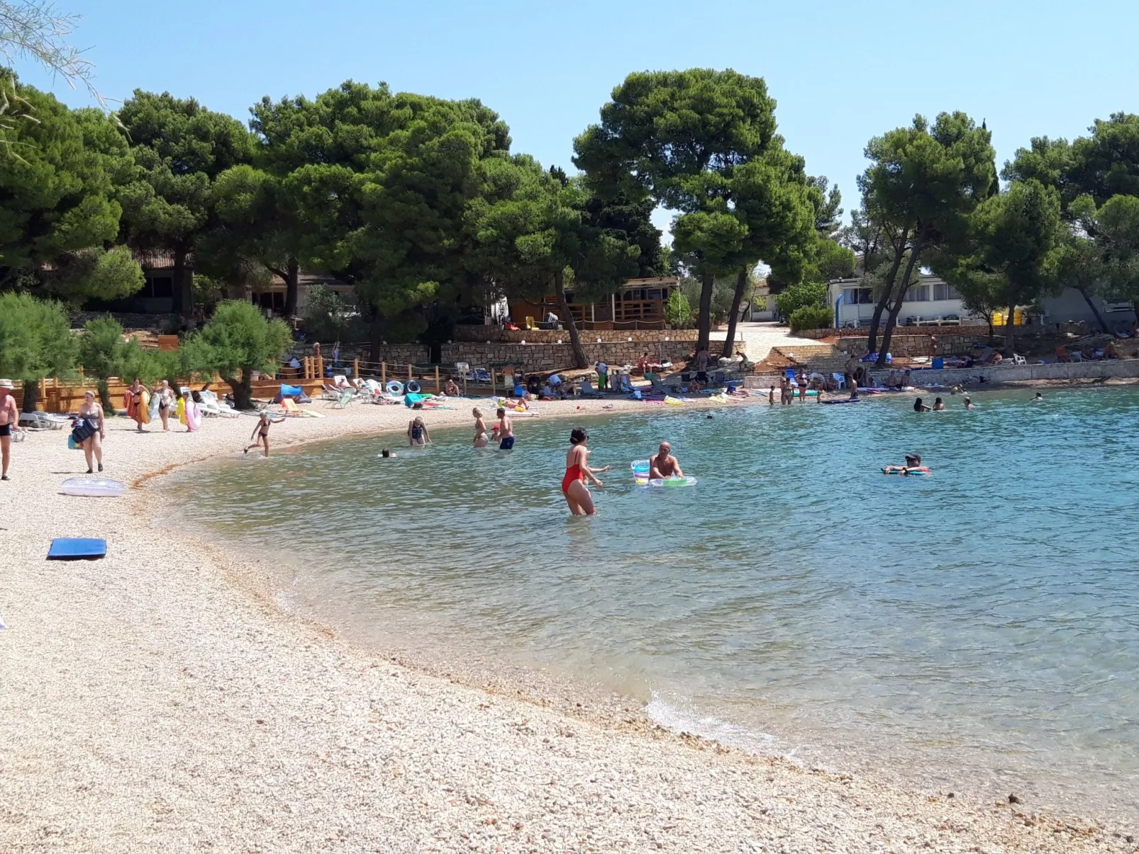 Mit Blick auf das Wasser-Buiten