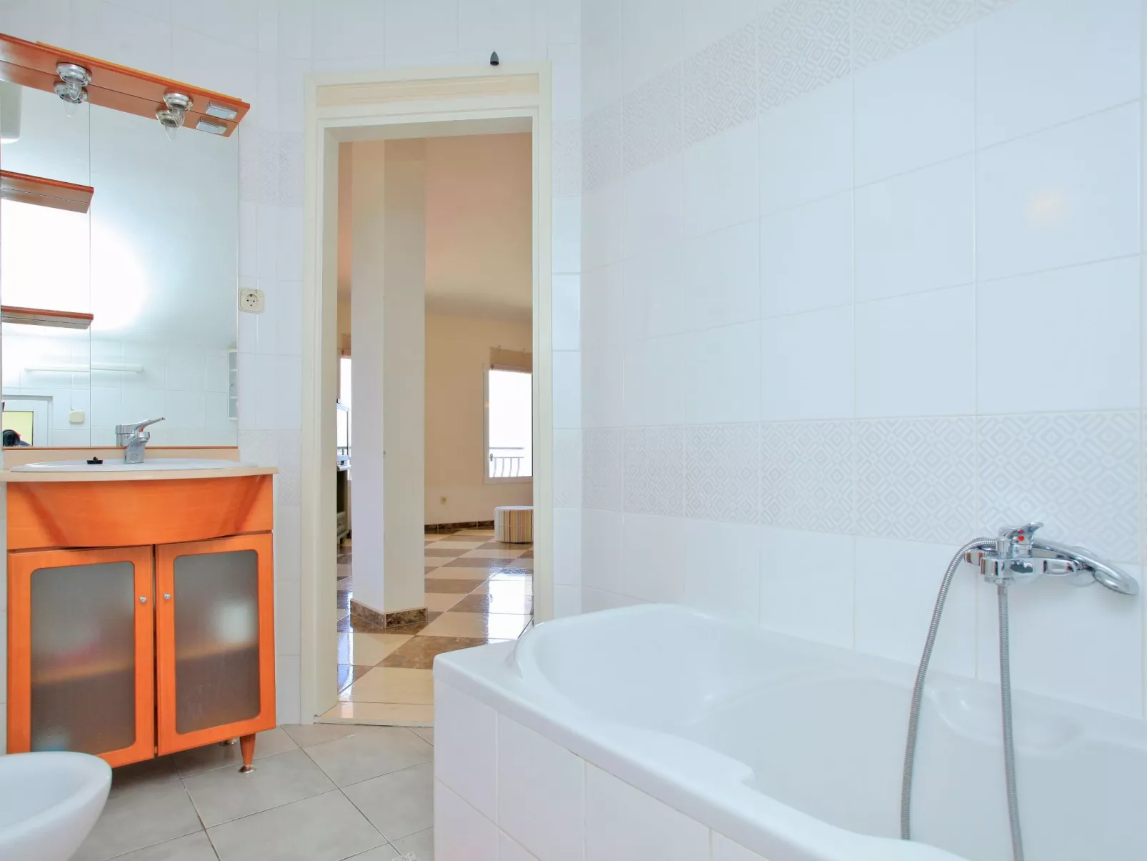 Ferienapartment für vier Personen-Image-tags.info