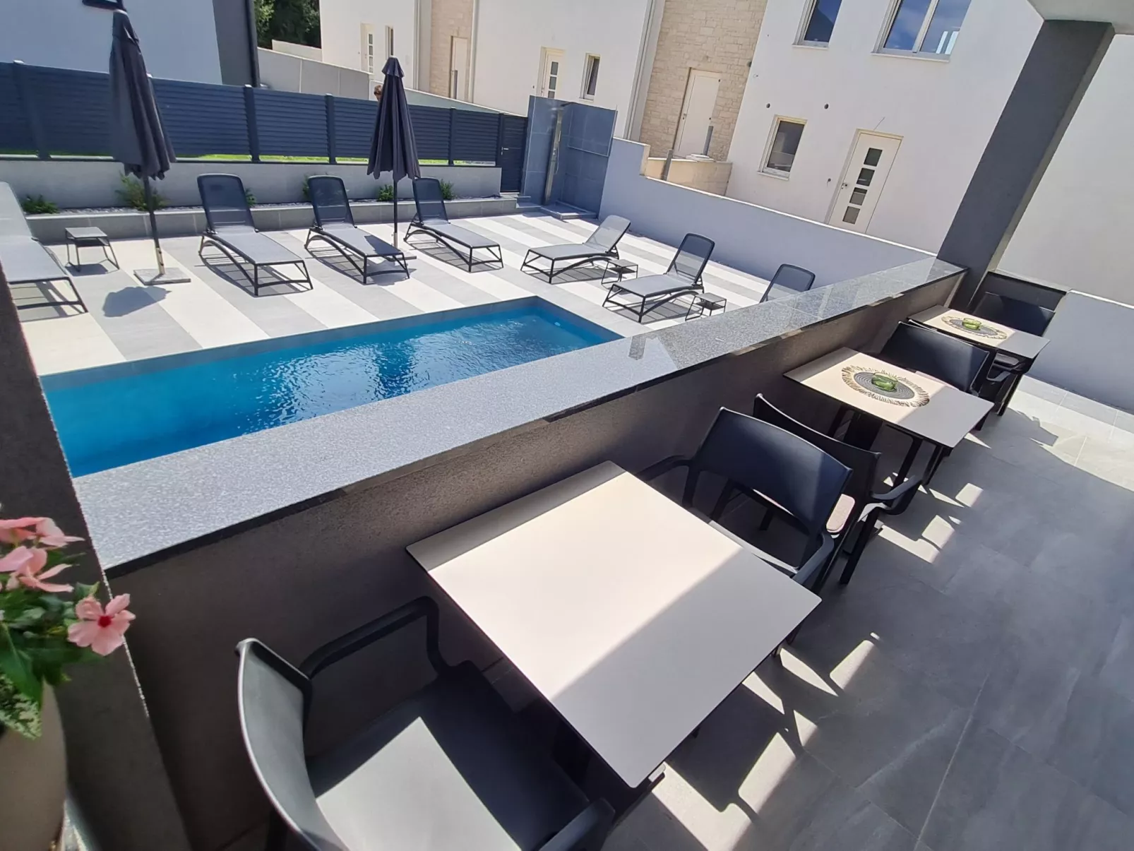 Villa "Val 22" mit Pool, Fitness und Sauna-Buiten