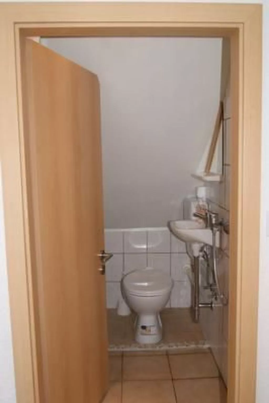 Kleine Dachwohnung-Binnen