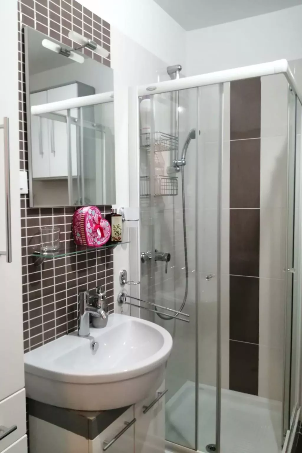 Unterkunf ideal für Stadtbesichtigung  und  Restaurantbesuche  nach dem baden i-Binnen