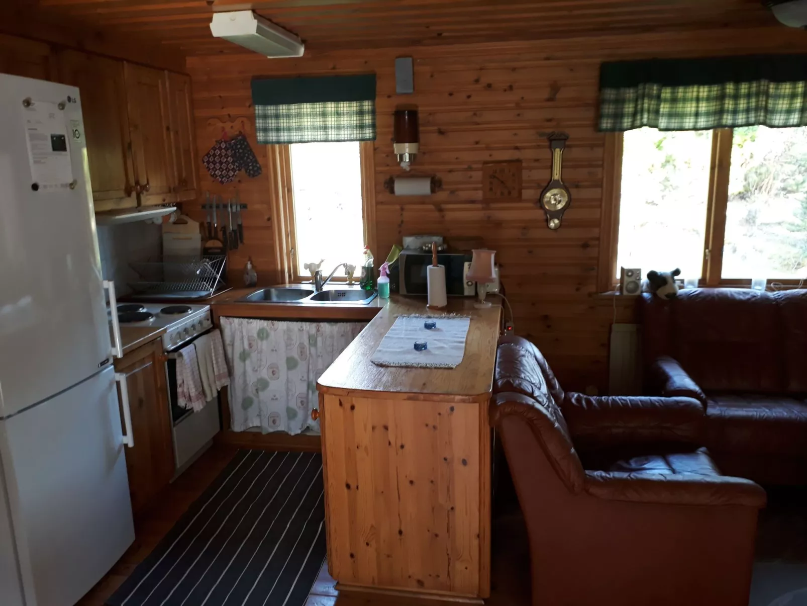 "Flodavägen 39" mit privatem Parkplatz-Binnen