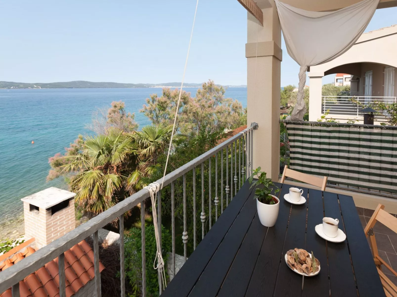 Apartment Cinthija mit Balkon direkt am Strand-Binnen
