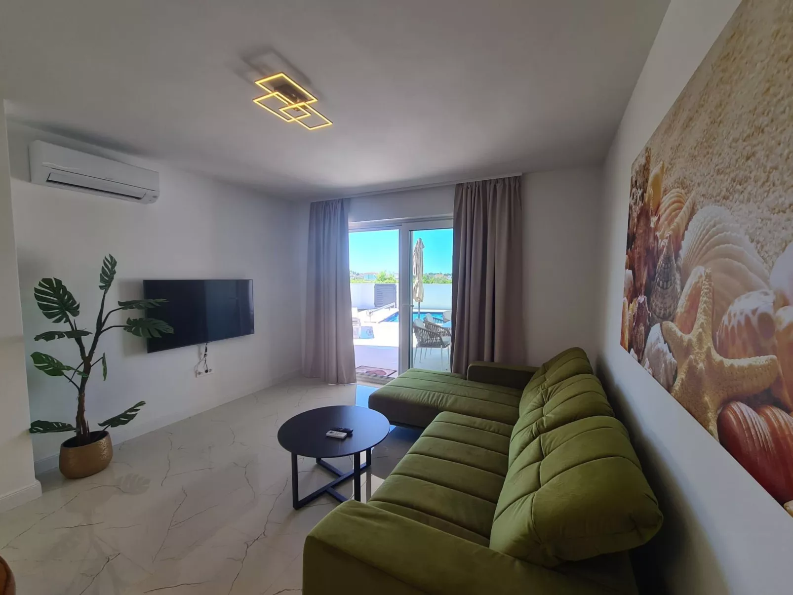 Neue Villa Angelo mit Sauna und beheiztem Pool-Binnen