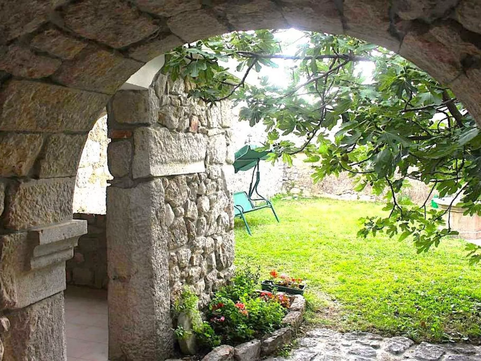 Geräumige Villa mit drei Schlafzimmern und einem ruhigen Garten-Binnen