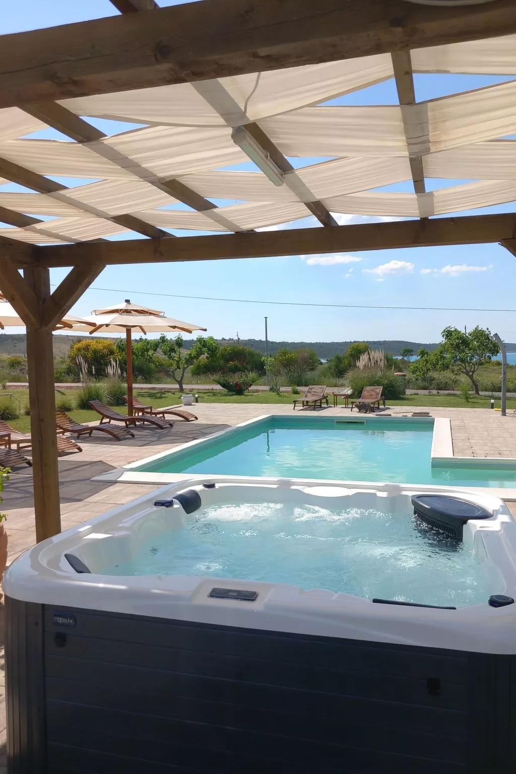 Wohnung mit Whirlpool-Buiten