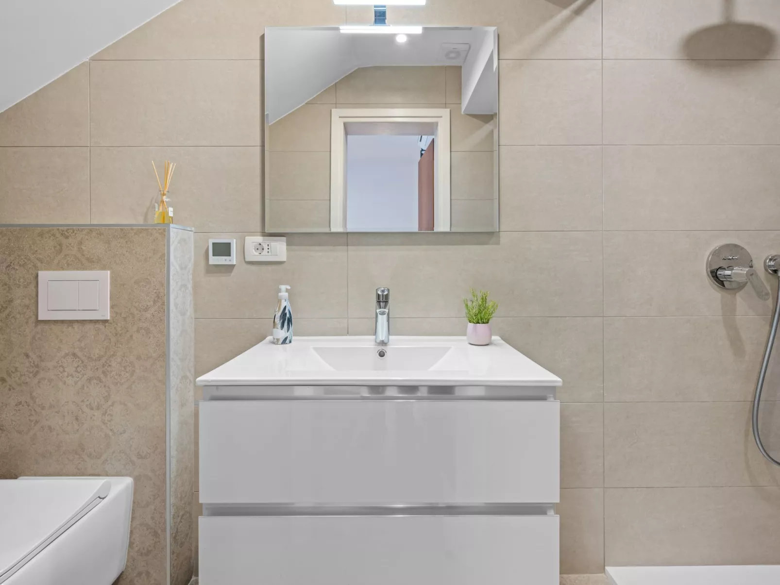 Attraktive Wohnung mit privatem Pool-Binnen