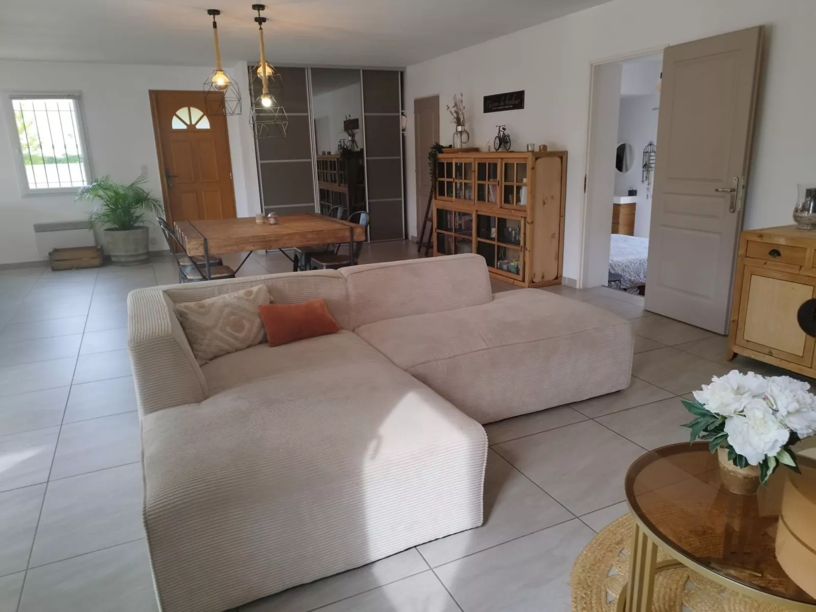 Charmantes Haus mit Pool und Garten-Binnen