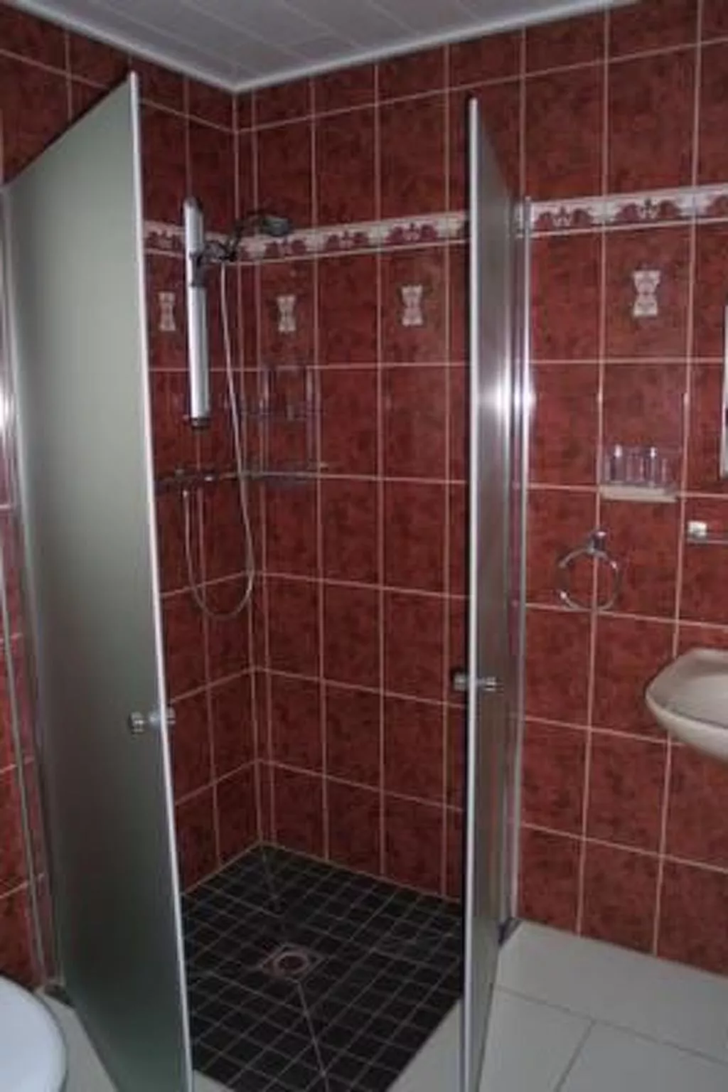 Mit Garten, Grill und Terrasse-Binnen