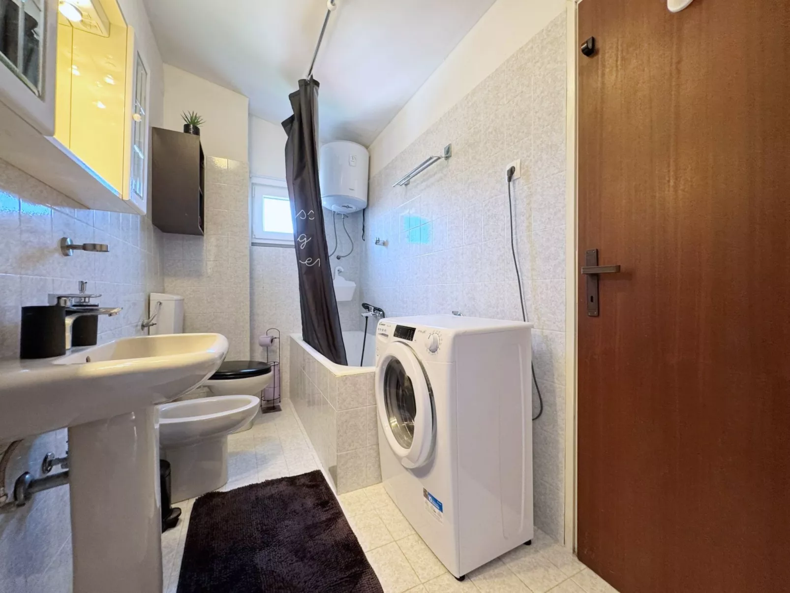 Apartment Lure-Binnen