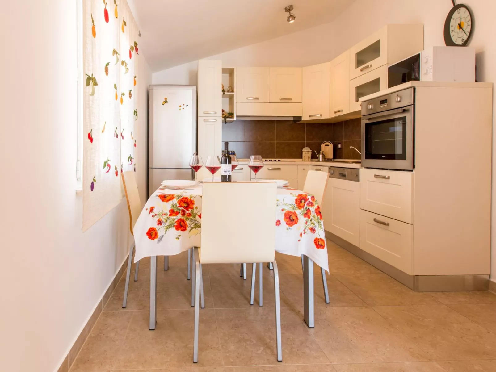 Steinhaus Sole - mit herrlichem Ausblick-Binnen