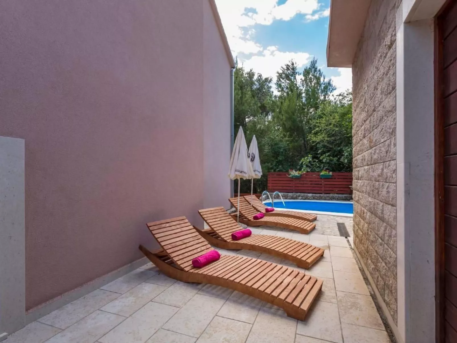 Charmantes Ferienhaus in Medići mit Privatem Pool-Binnen