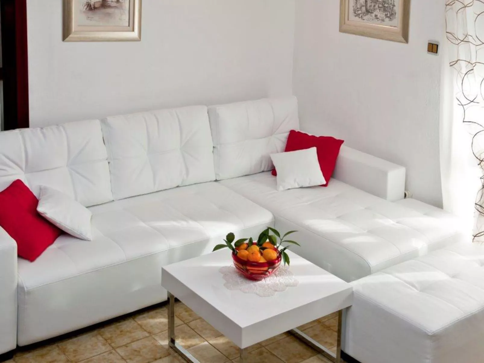 Charmante Villa Layla mit Meerblick und Pool-Binnen