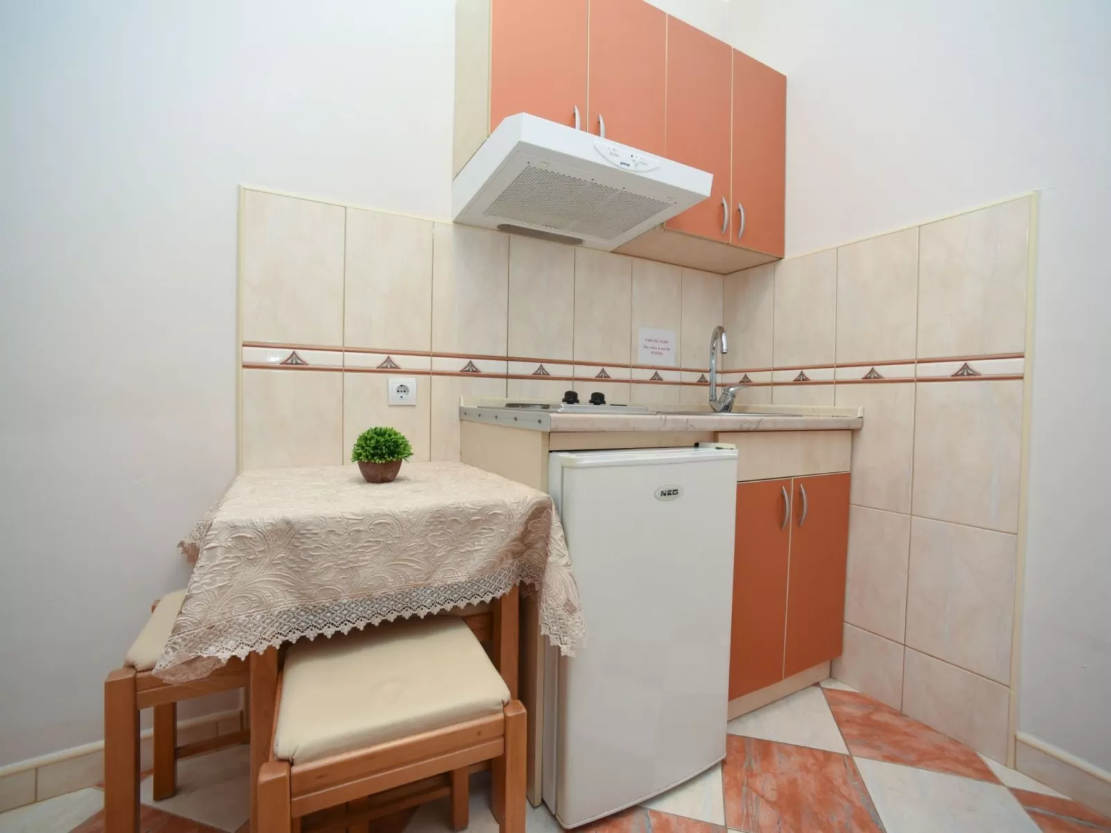 Studio für 3 Personen-Image-tags.info