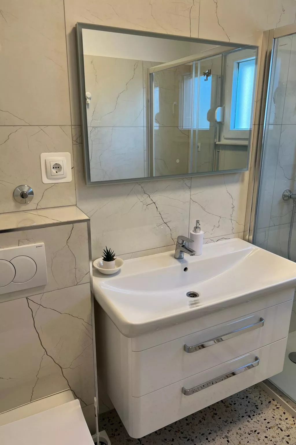 Coastal Comfort Apartment Teilen Speichern-Binnen