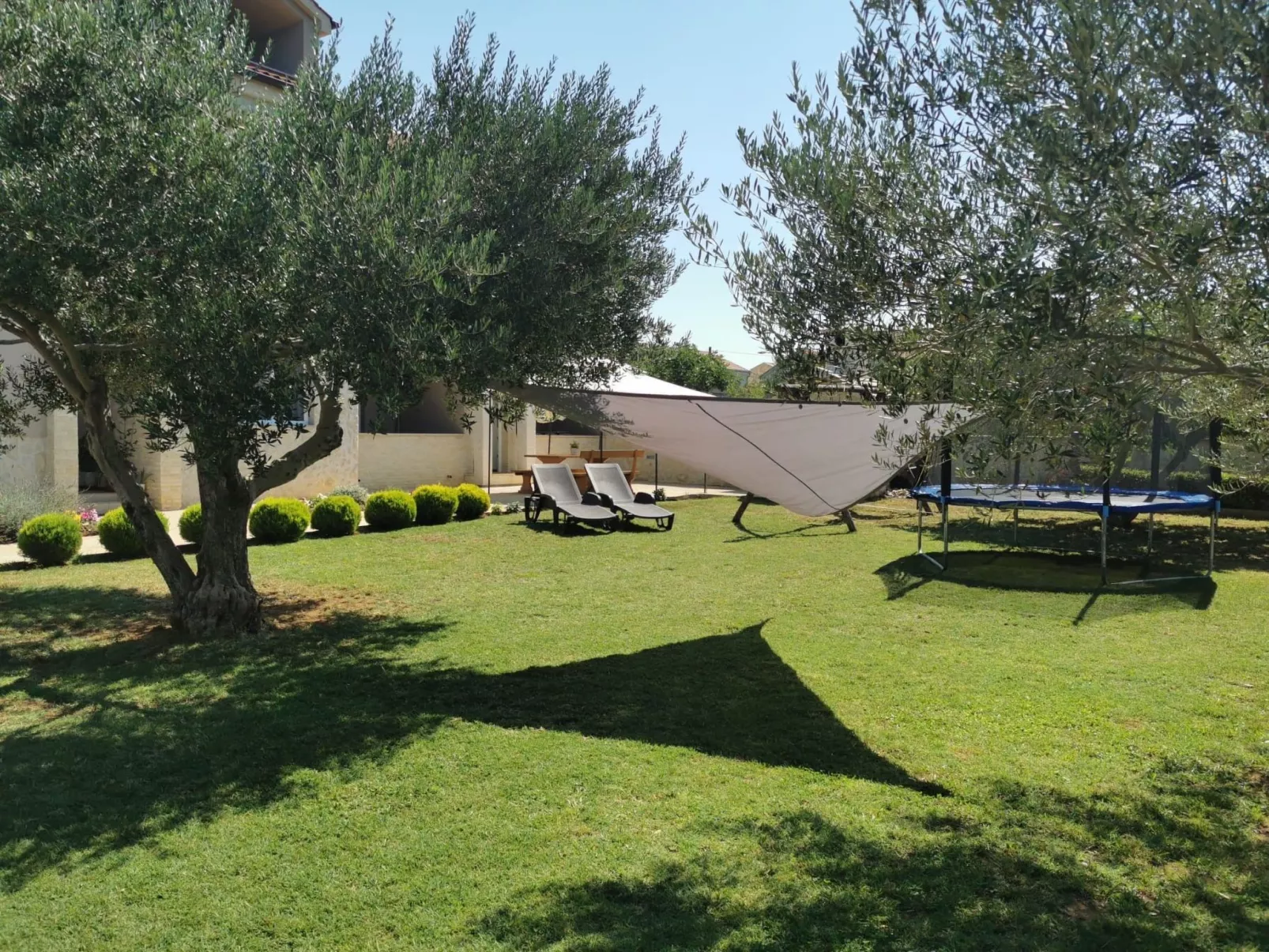 Wohnung Kim Brown - von TA Leut Agency-Image-tags.info