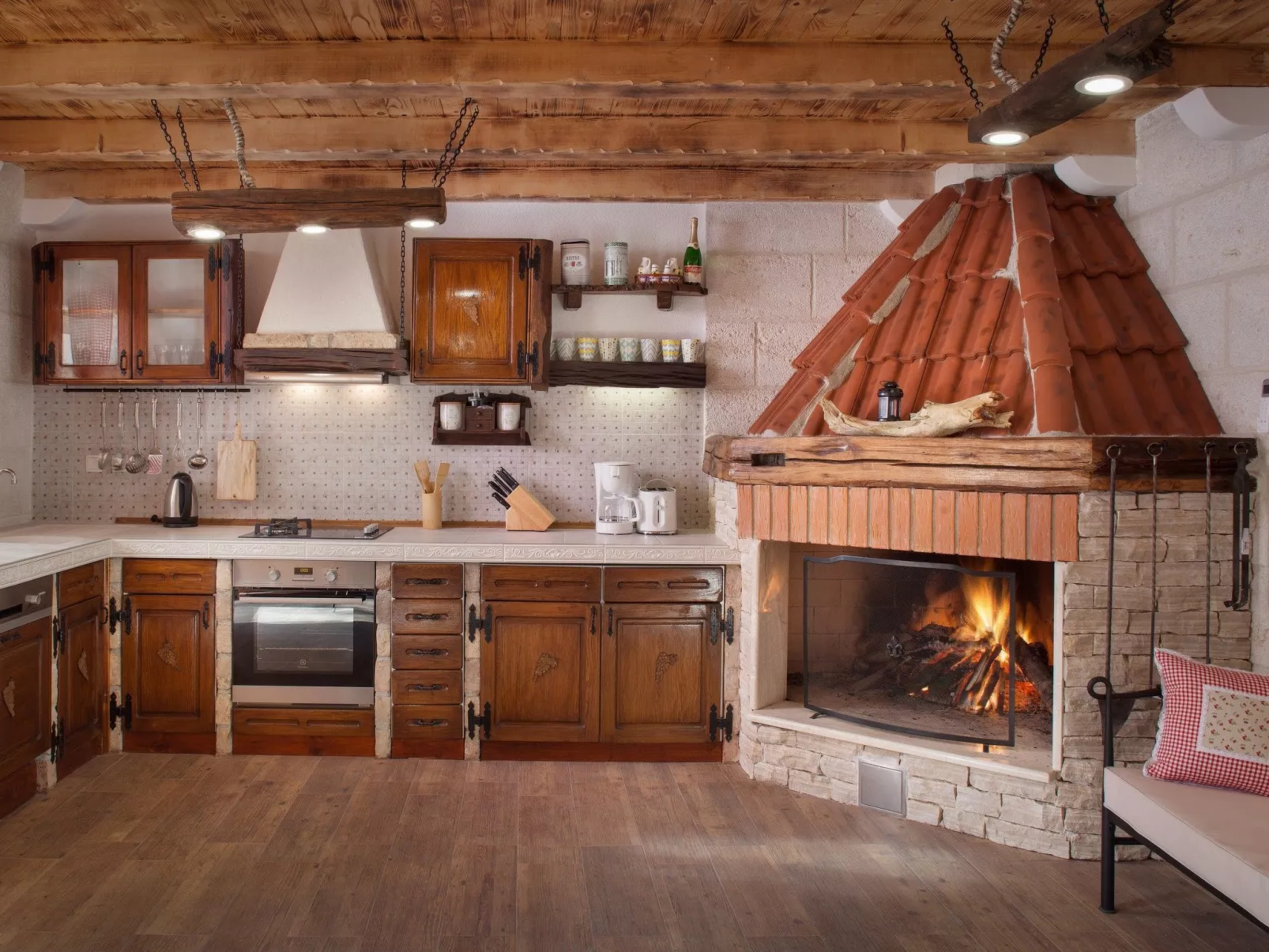 Charmantes Steinhaus mit Pool und Meerblick-Binnen