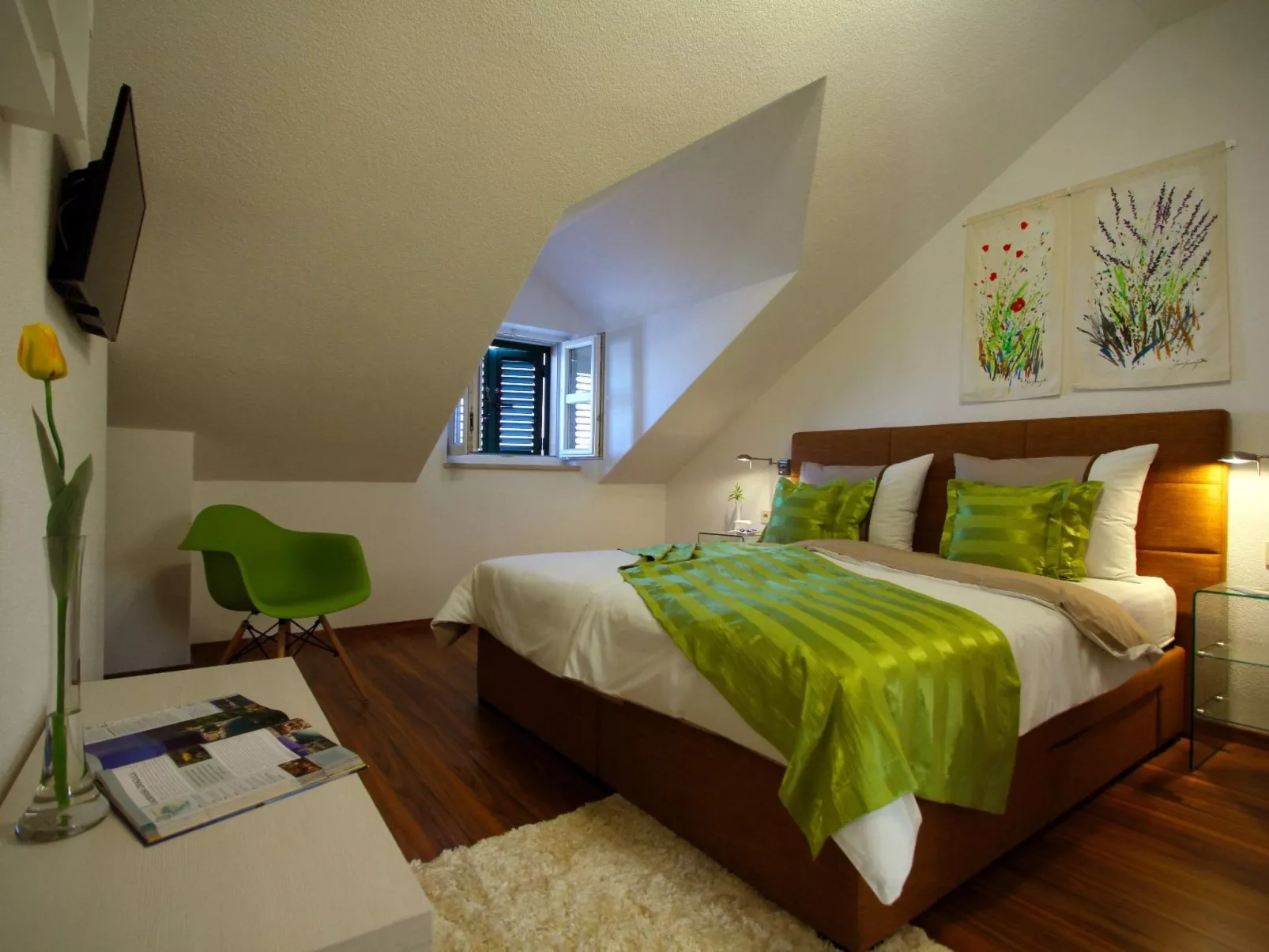 In Bol mit privatem Parkplatz-Binnen