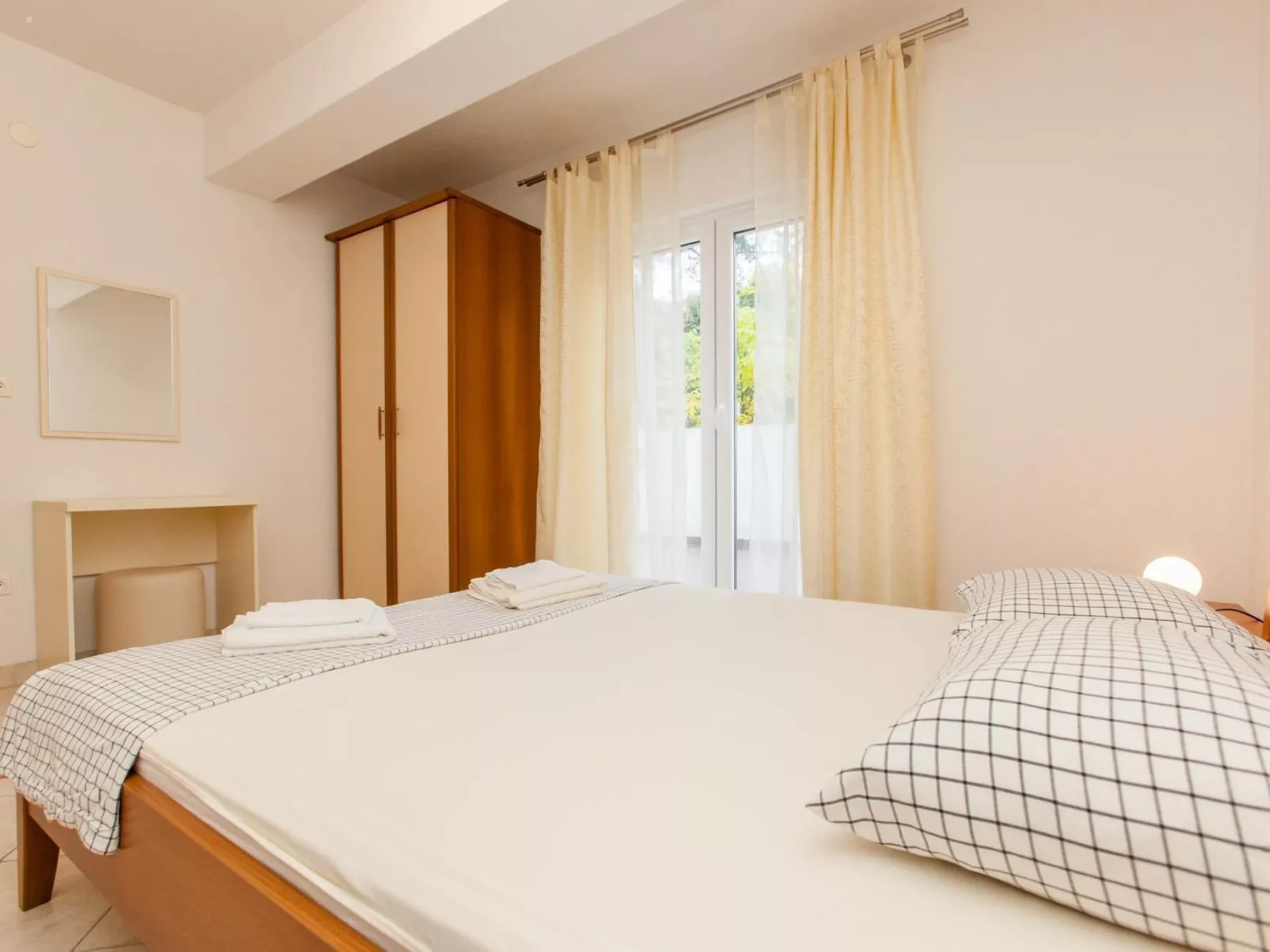 Schöne Ferienwohung Luna in Dalmatien-Binnen