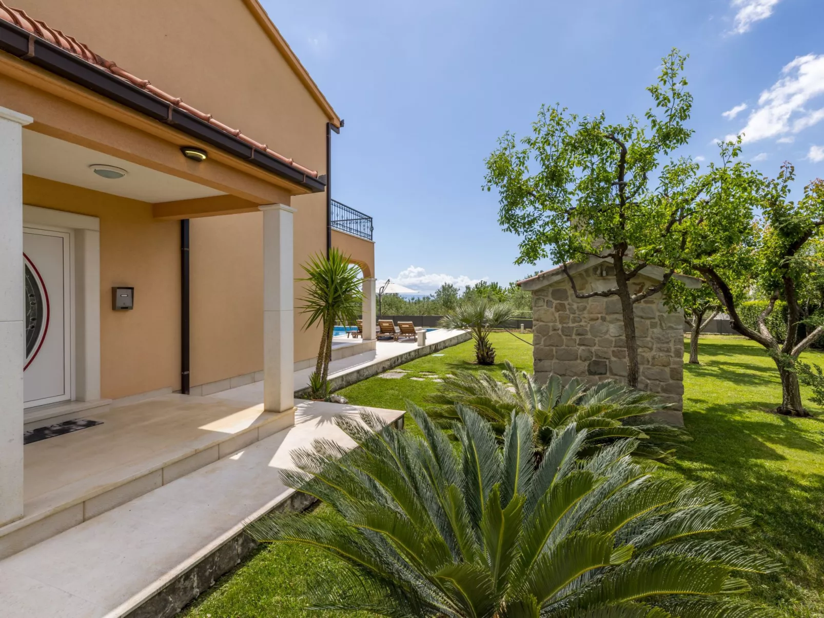 Villa Oasis privater Pool für bis zu 10 Personen-Buiten