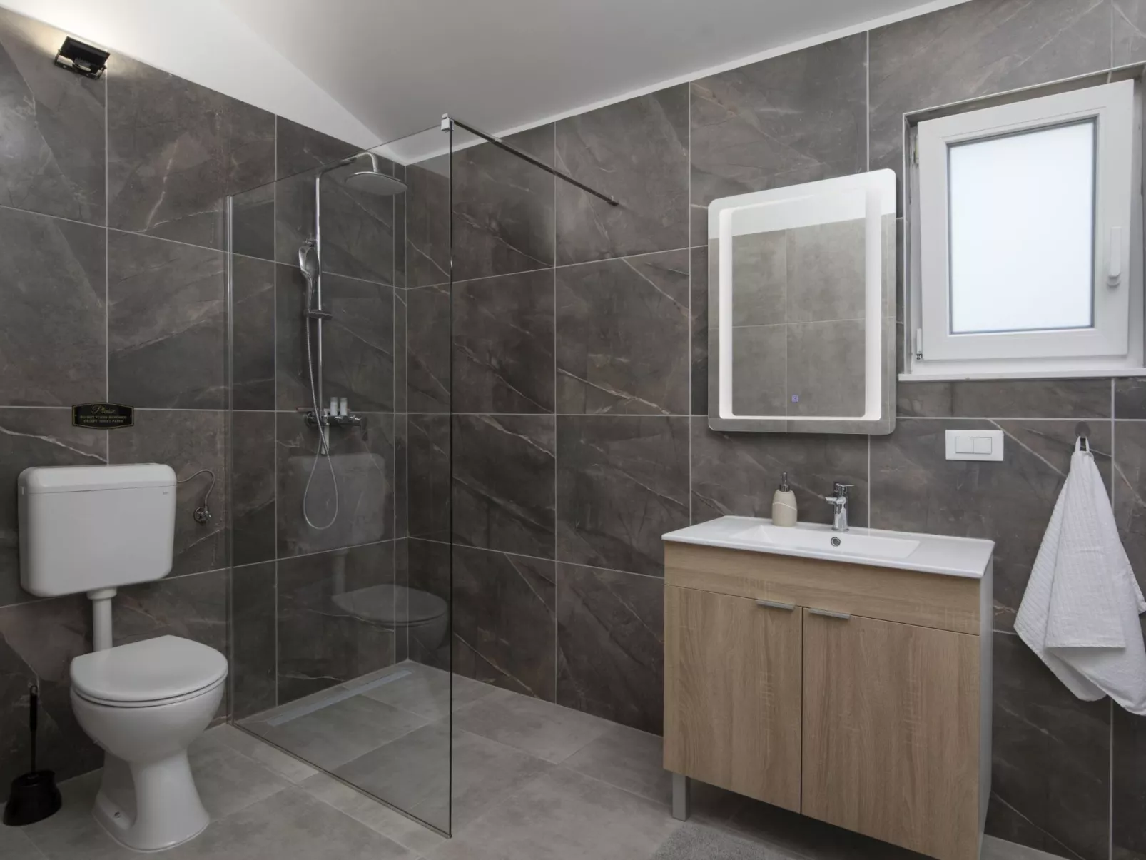 Villa Euphoria mit Pool, Sauna und Whirlpool-Binnen