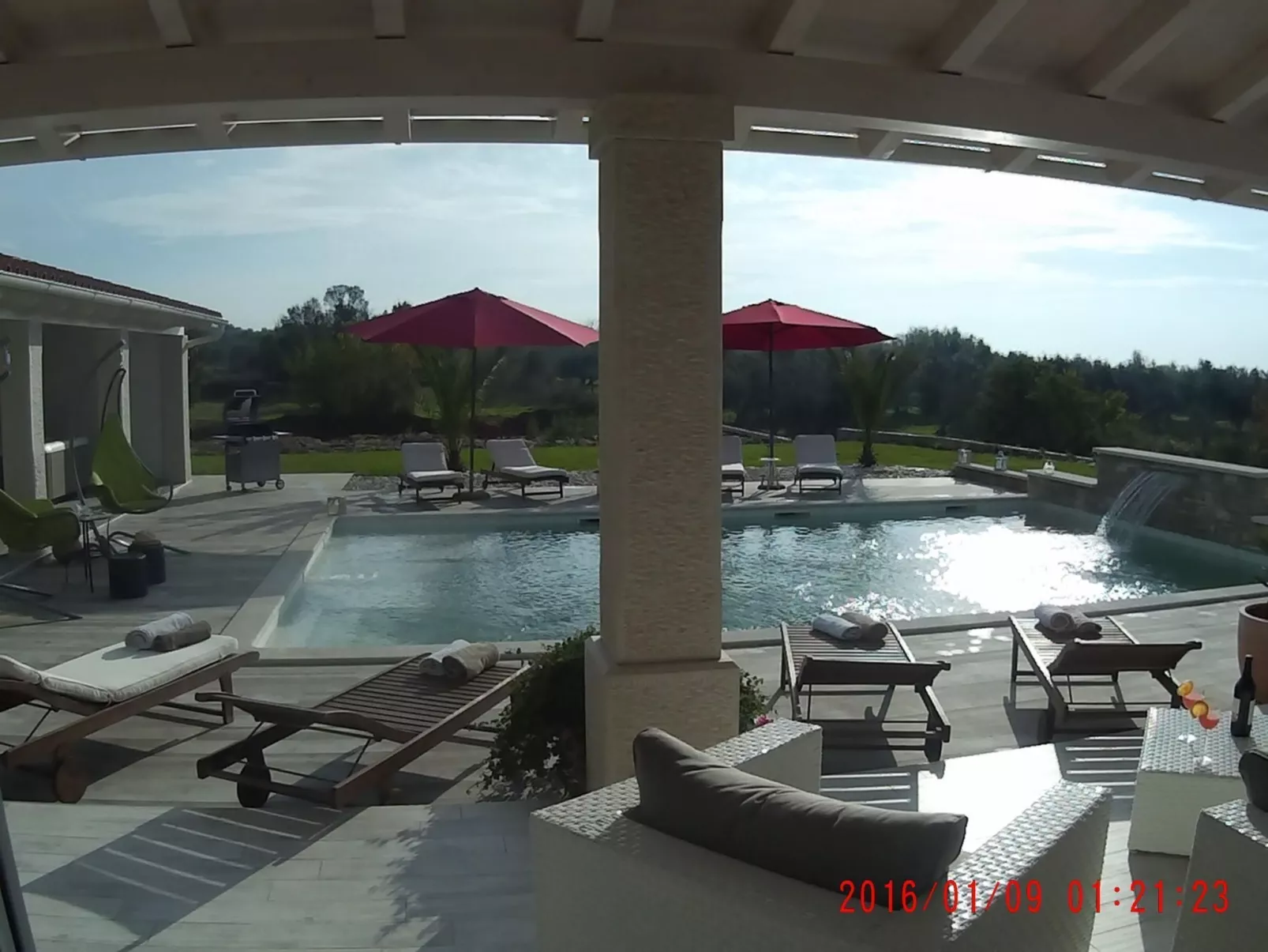 Elegante und komfortable Villa mit Salzwasserpool, Whirlpool und Sauna, umgeben-Binnen