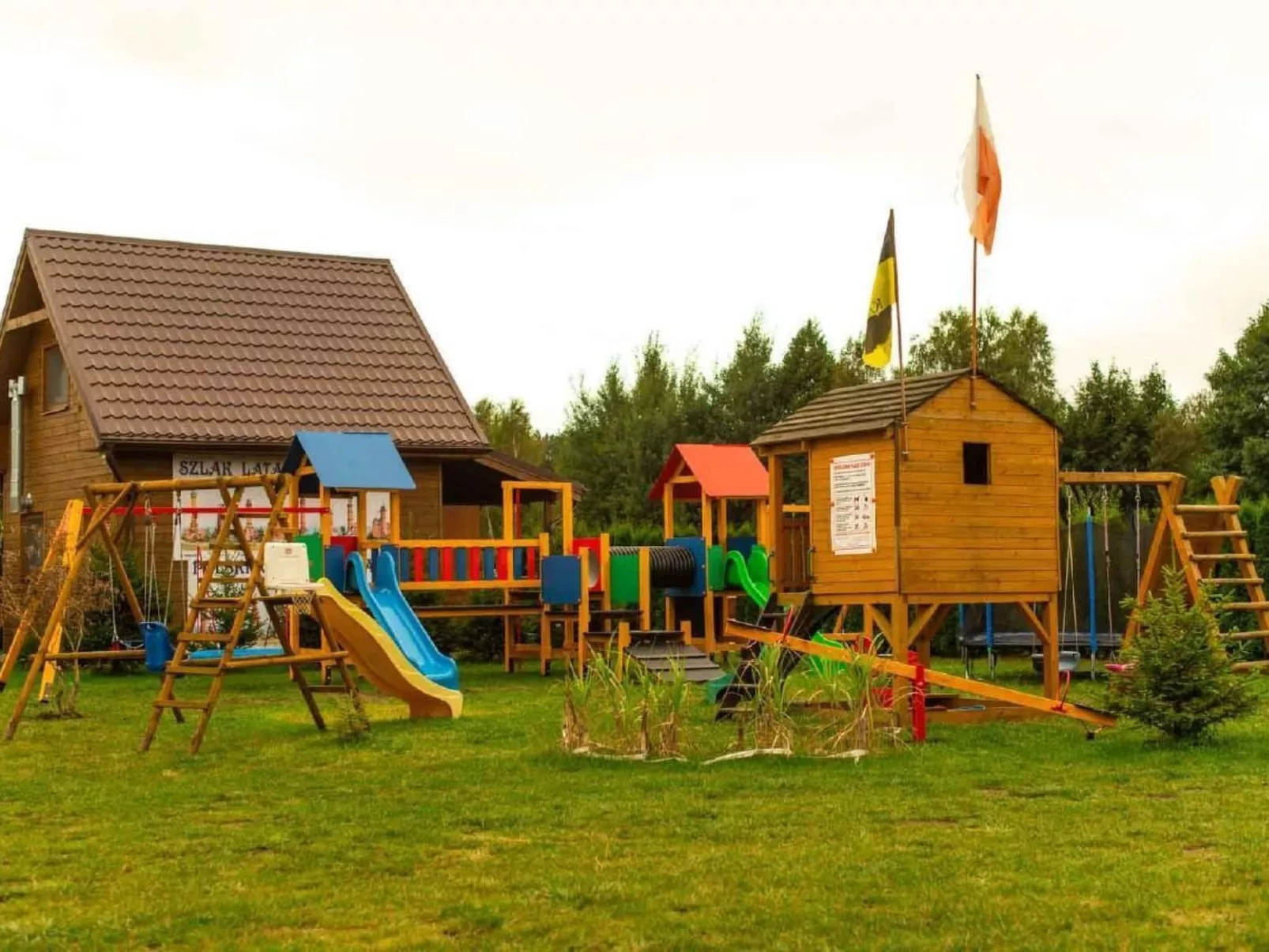 Gartenhaus mit Kamin-Buiten