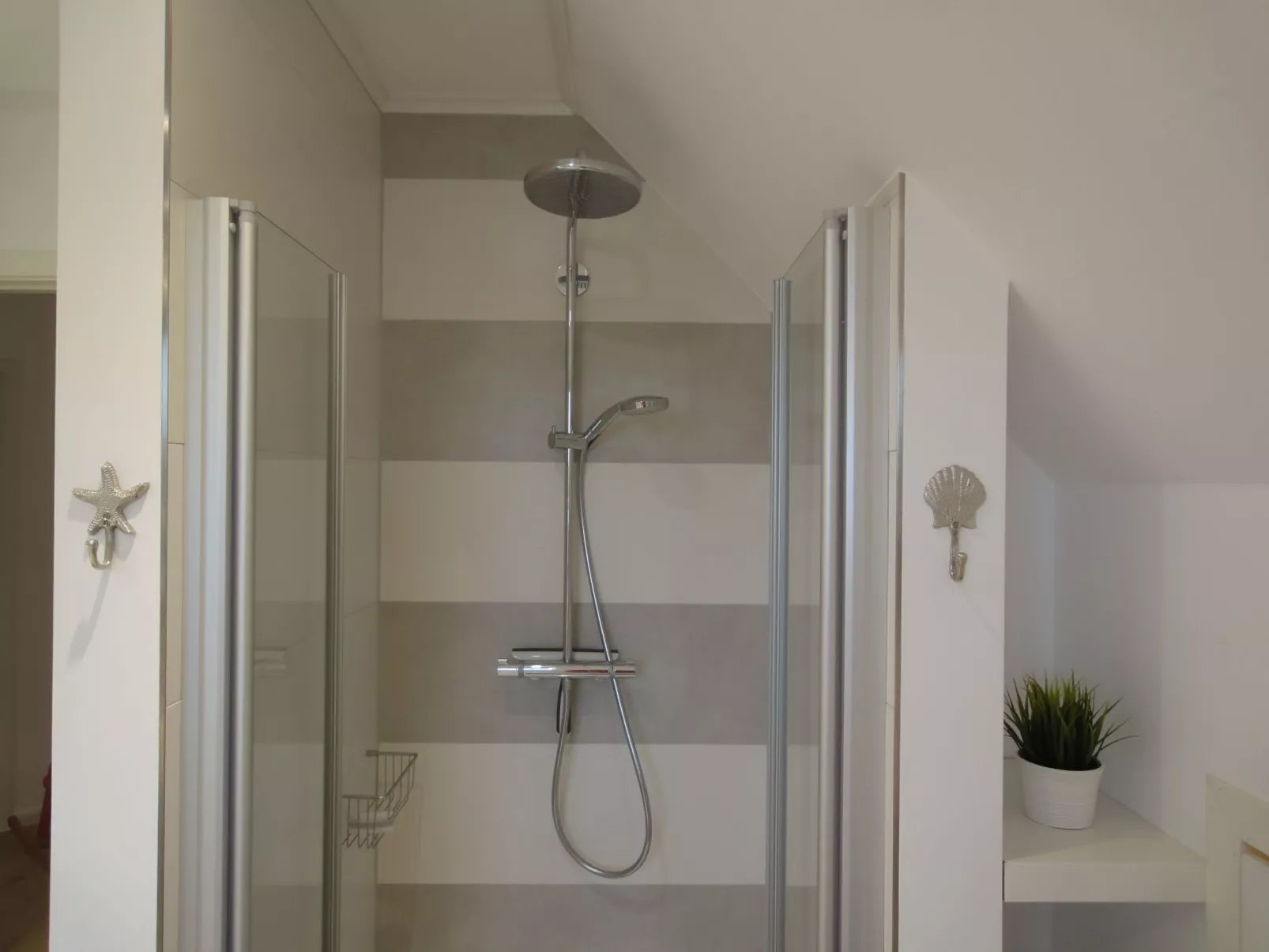 Komfortables Ferienhaus in Breege mit Sauna-Binnen