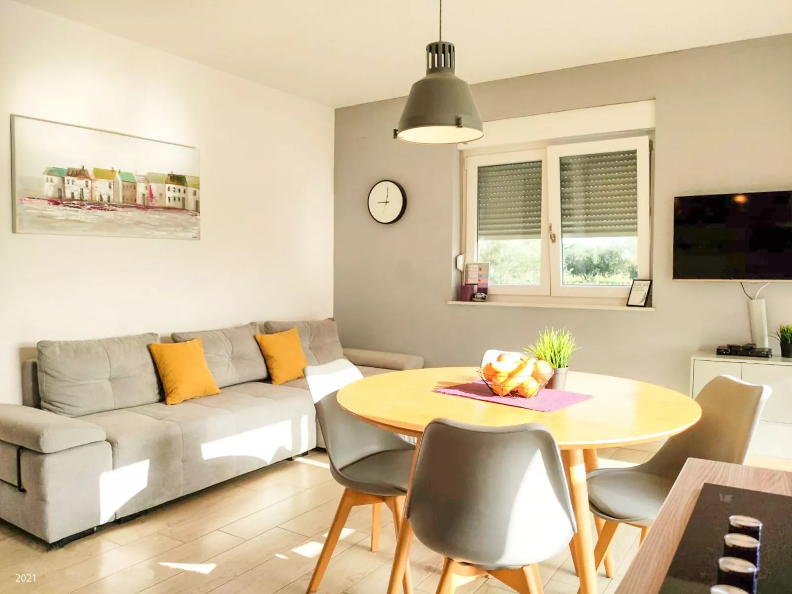 Große Wohnung in Bibinje mit Möblierter Terrasse-Binnen