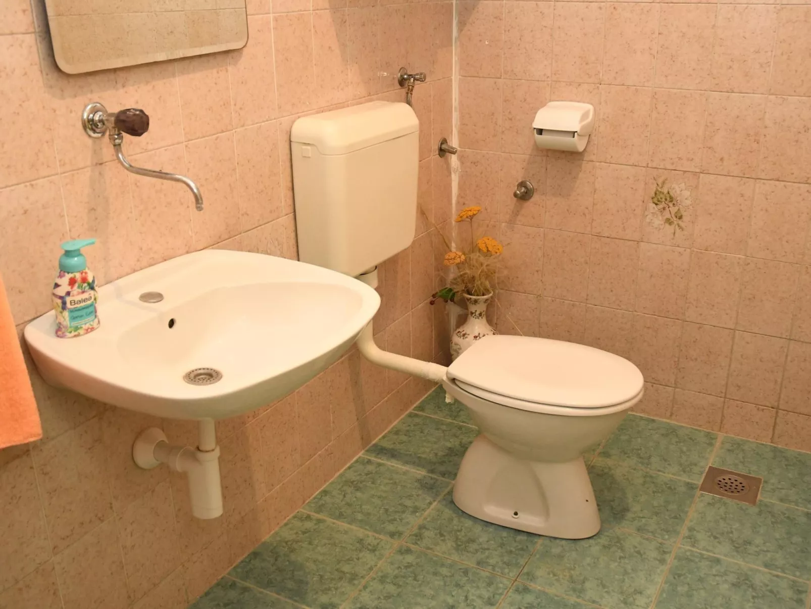 Mit Privatparkplatz-Binnen