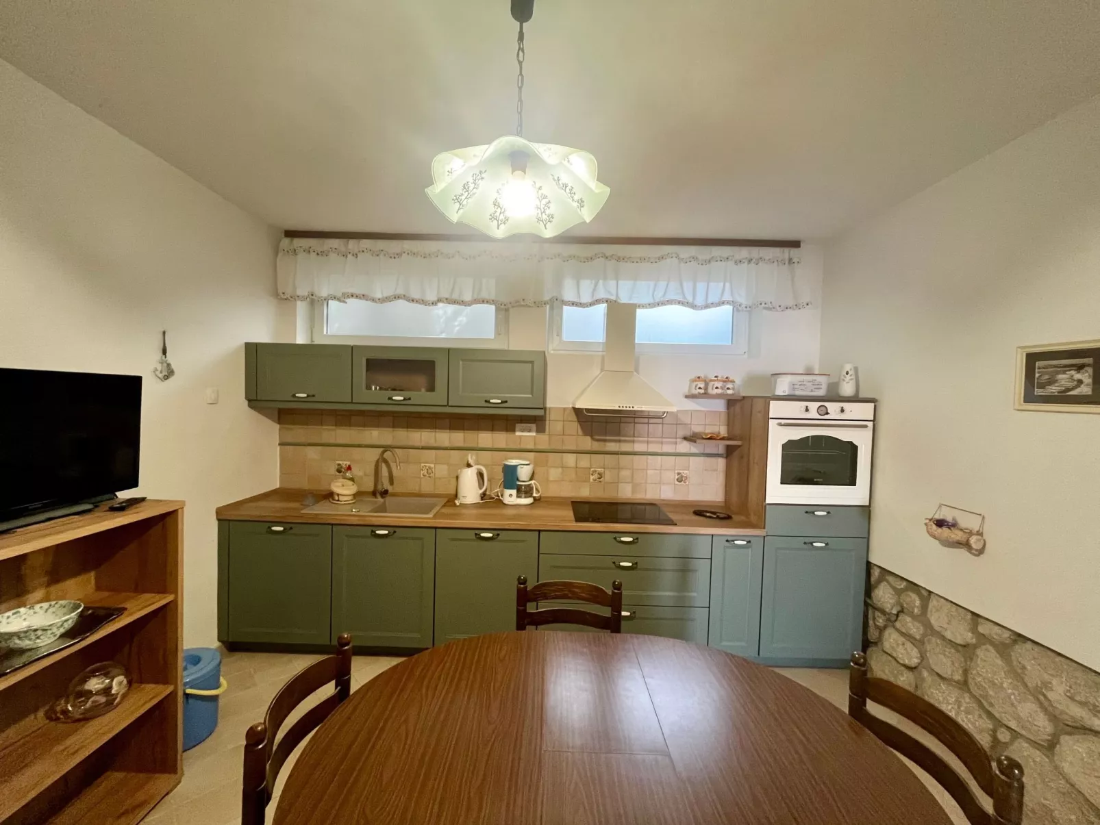 Gemütliches Appartement in Dramalj mit Schöner Terrasse und Meerblick-Binnen