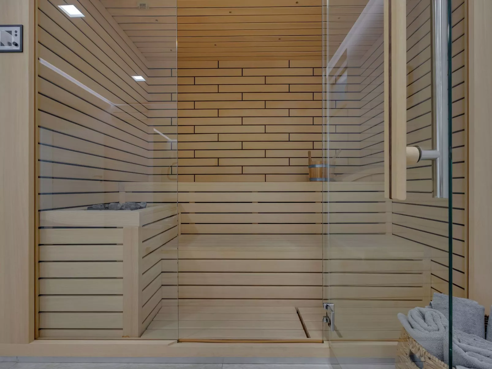 Mit Privatpool für 8 Personen  + 2 Kinder ca. 450 m&sup2; in Bast, Dalmatien (G-Binnen