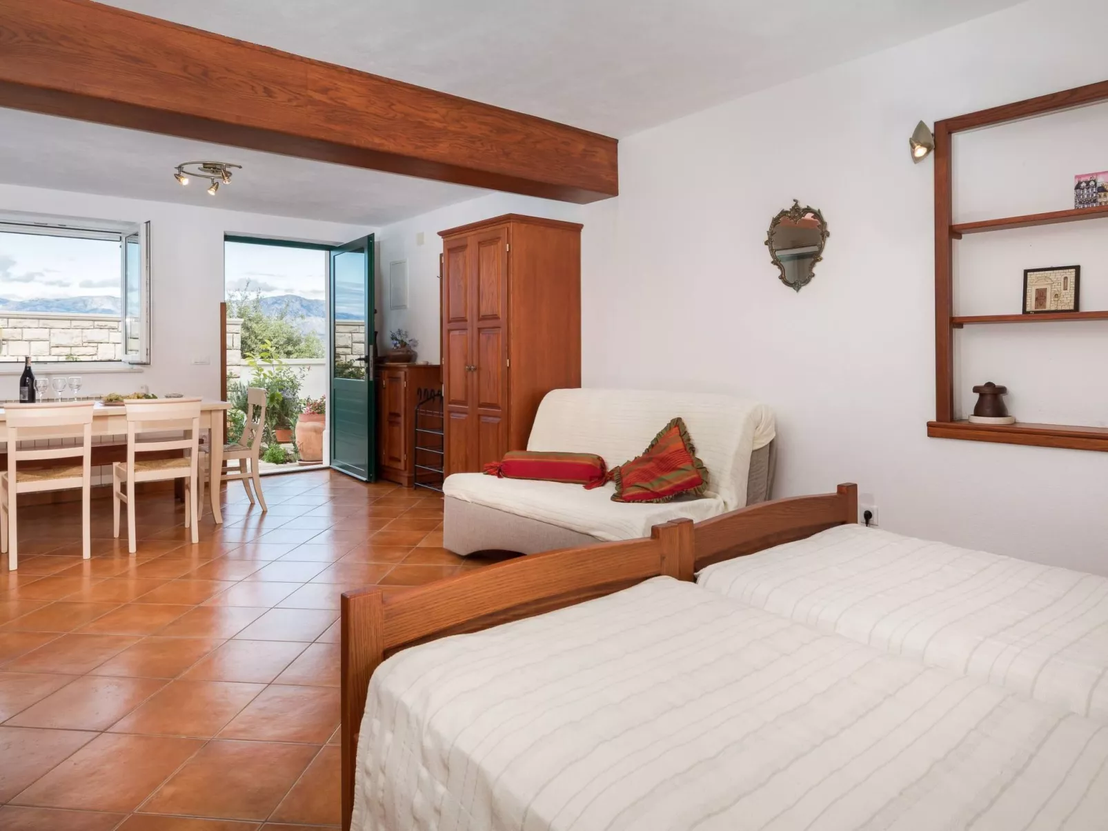 Luxuriöses Studio-Apartment mit Terrasse-Binnen